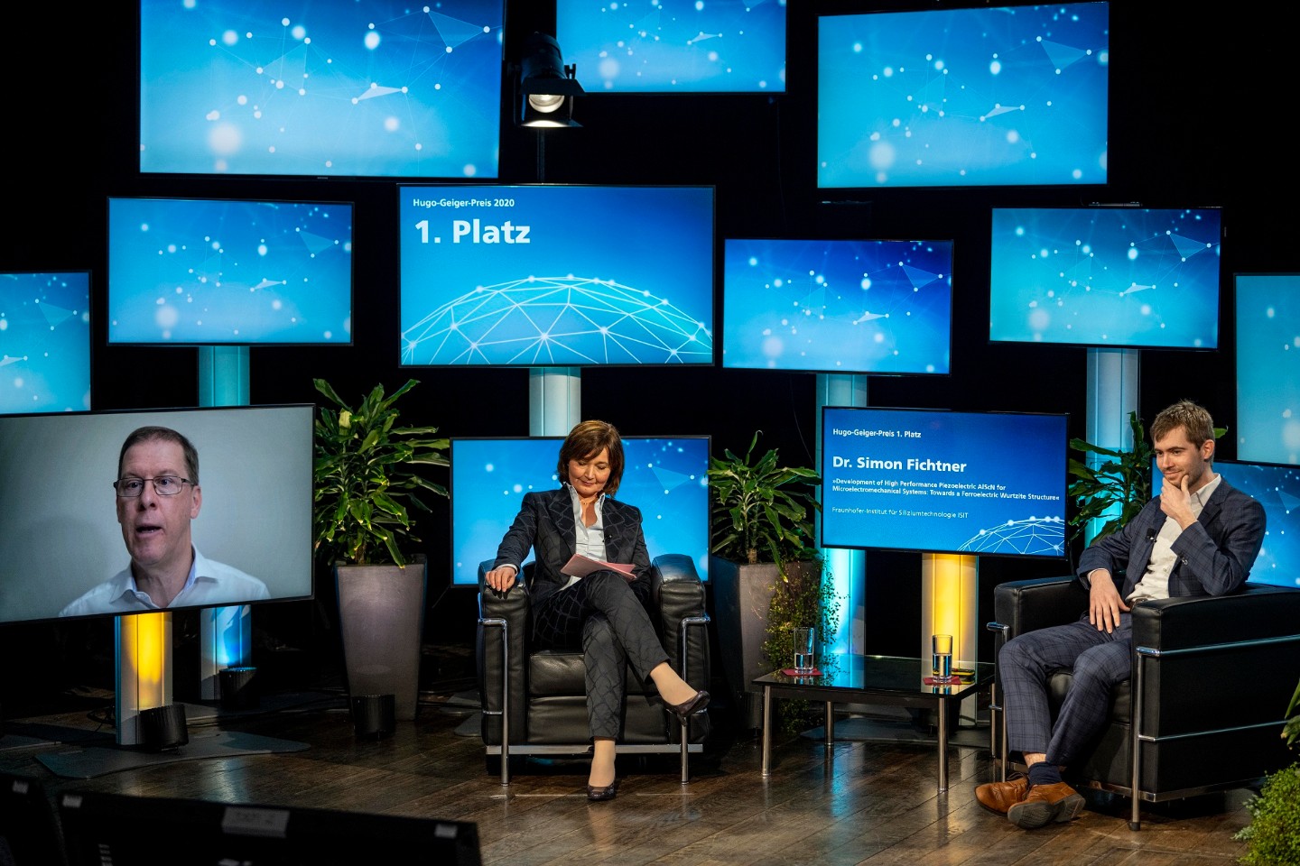 Freistaat Bayern und Fraunhofer verleihen HugoGeigerPreis an junge