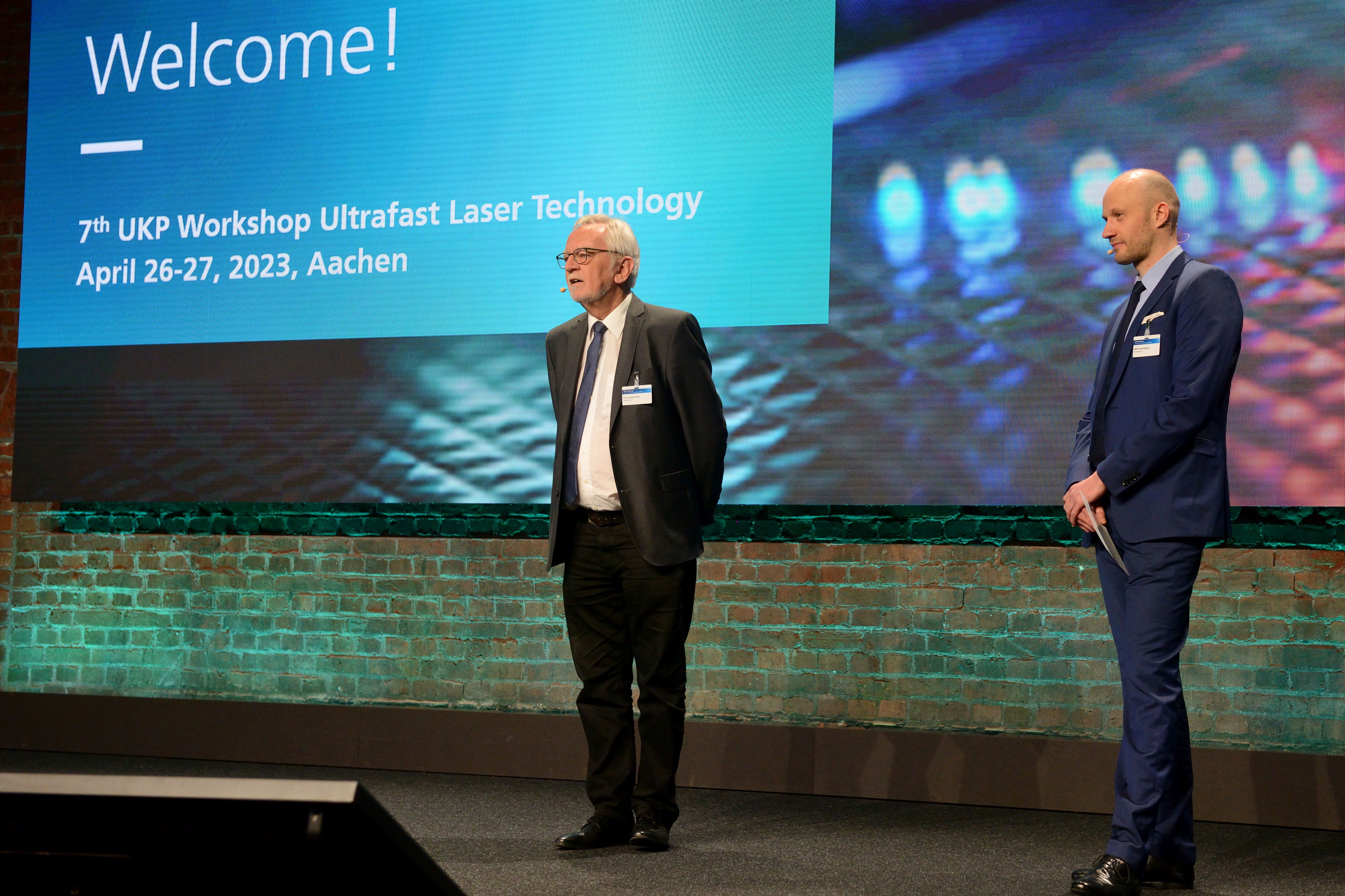Professor Arnold Gillner und Martin Reininghaus organisierten den »7. UKP Workshop Ultrafast Laser Technology 2023« in Aachen. 