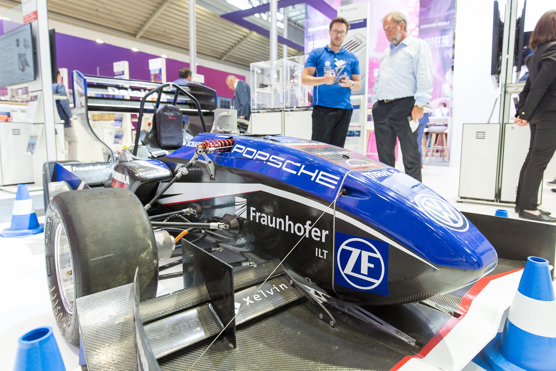 Der Elektro-Rennwagen »eace05« des Ecurie Aix – Formula Student Teams der RWTH Aachen zeigte auf der Messe, wie Lasertechnik völlig neue Möglichkeiten bei Leichtbau und E-Mobility schafft.