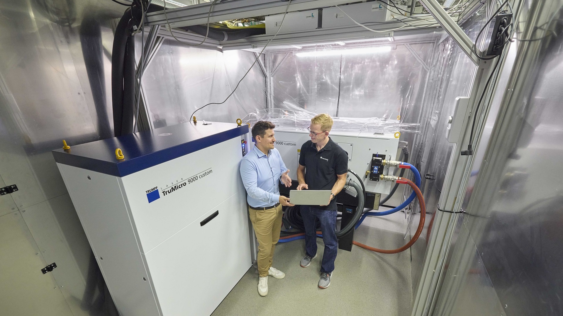In addition to theoretical discussions, the workshop will also offer practical insights: The presentation of the kilowatt ultrasonic machining station at Fraunhofer ILT will demonstrate innovative material processing methods that show the potential for extremely productive manufacturing.